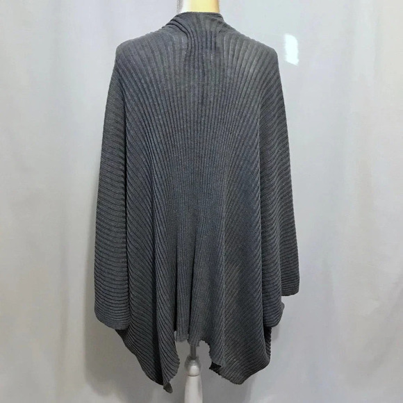 Save the Ocean NWT Ribbed Knit Cape/Poncho for Women One Size - Picture 6 of 10